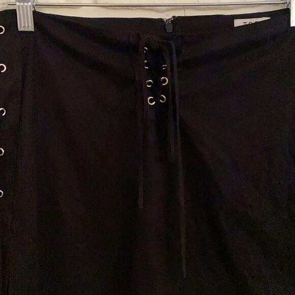 Tobi lace up black soft skirt size small - Picture 3 of 10